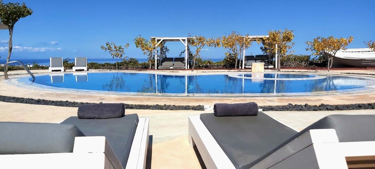 Santorini Mesotopos 公寓式飯店 Firá